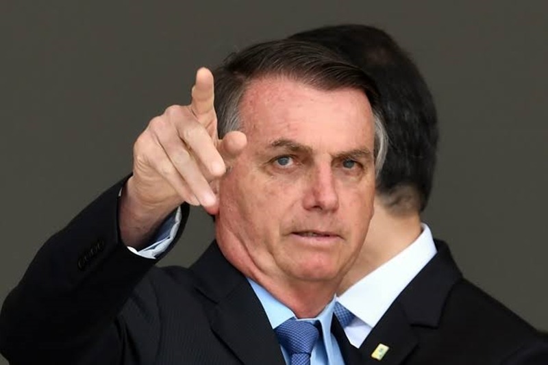 Bolsonaro sobre cheque especial: Qualquer medida que ajude população é bem-vinda