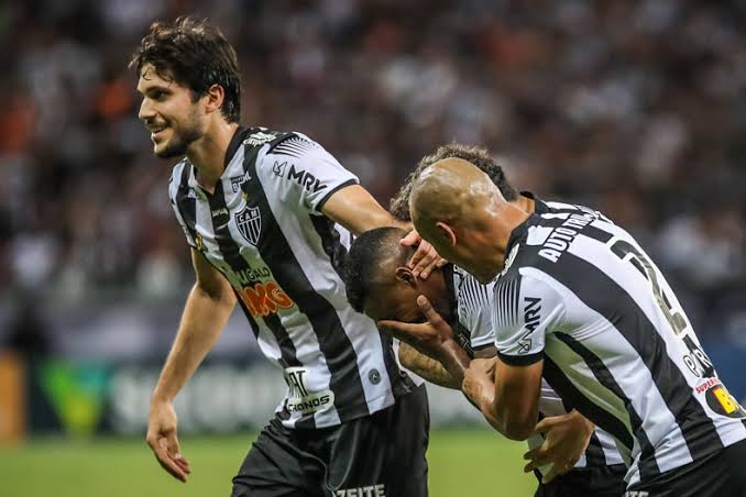 Atlético-MG bate Goiás no Mineirão e respira na luta contra rebaixamento