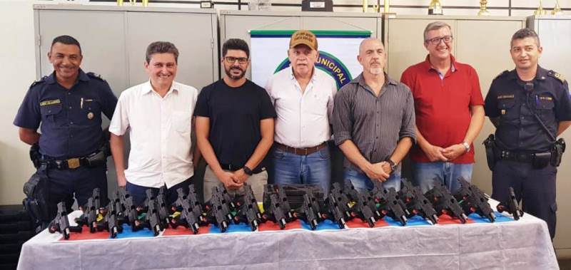 Guarda Municipal de São Carlos recebe 50 pistolas calibre 380