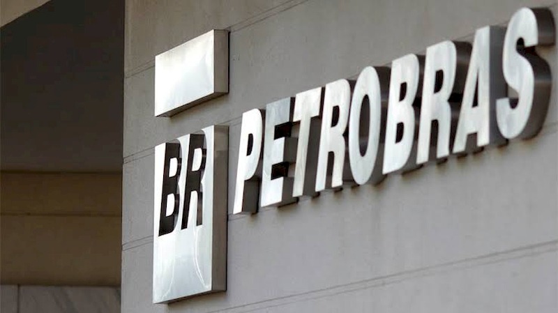 Cerca de 26 mil empregados da Petrobras aderem a ações contra demissões, diz FUP