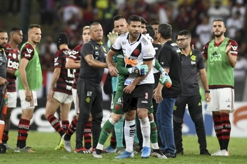 Ribamar minimiza confusão e Luxemburgo pede respeito ao Vasco após empate