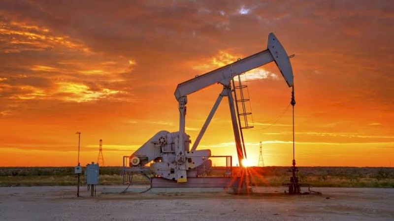 Irã anuncia descoberta de novo campo de petróleo com 50 bilhões de barris