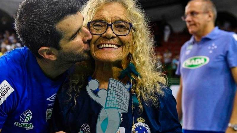 Aos 86 anos, morre Dona Salomé, torcedora símbolo do Cruzeiro