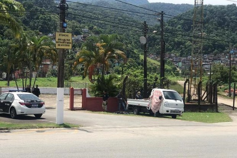 7 corpos são deixados em caminhão após tiroteios em Angra dos Reis