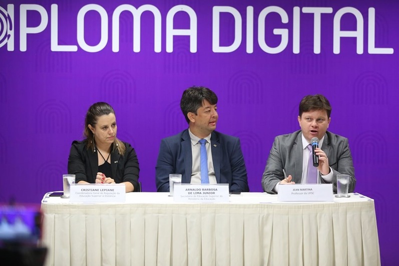 MEC lança diploma digital para agilizar, combater falsificações