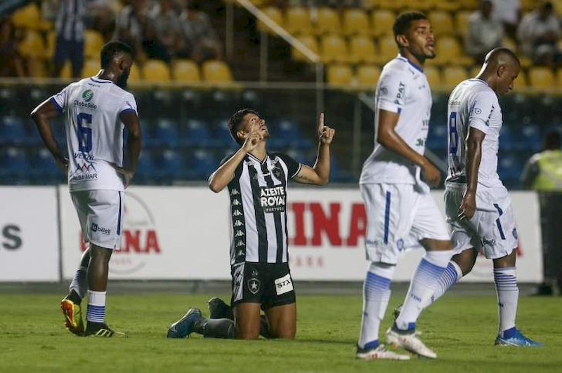 Botafogo vence o ‘sparring’ Vitória-ES por 2 a 0