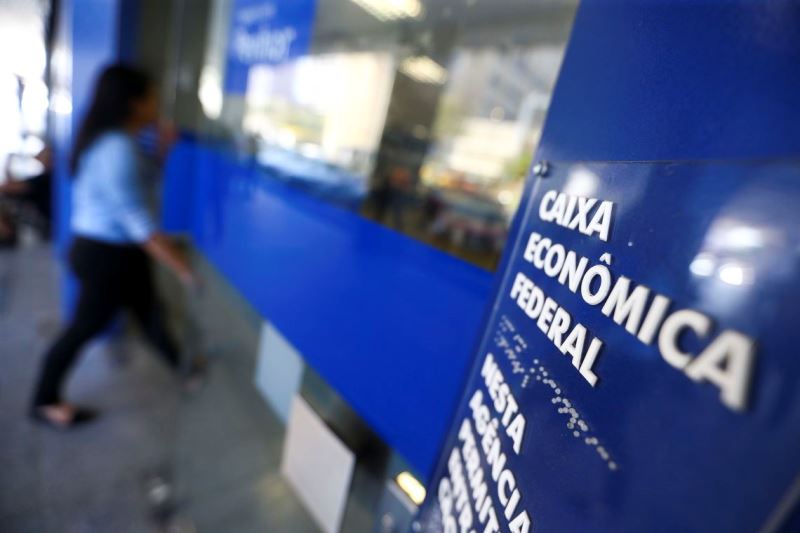 Caixa Econômica e Banco do Brasil pagam abono salarial