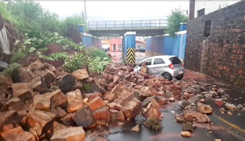 Chuva Forte Causa Alagamentos E Transtornos Em São Carlos