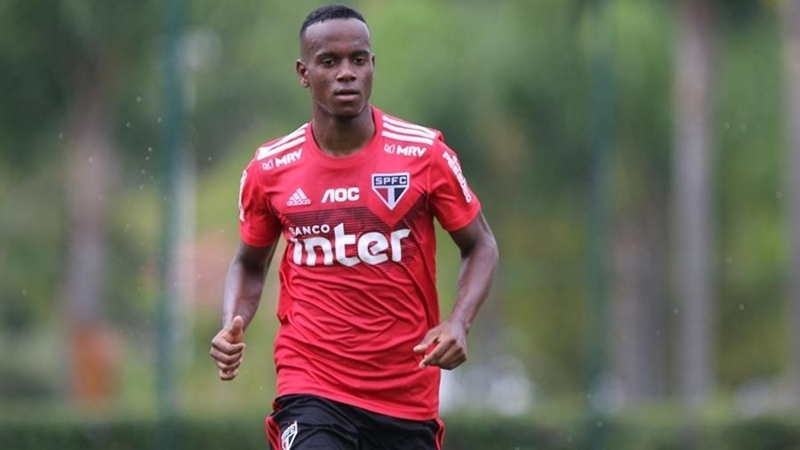 Helinho vira desfalque no São Paulo para jogo de quarta