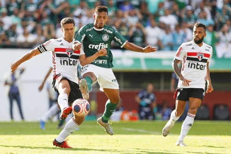 Palmeiras e São Paulo fazem jogo movimentado, mas empatam sem gols no interior