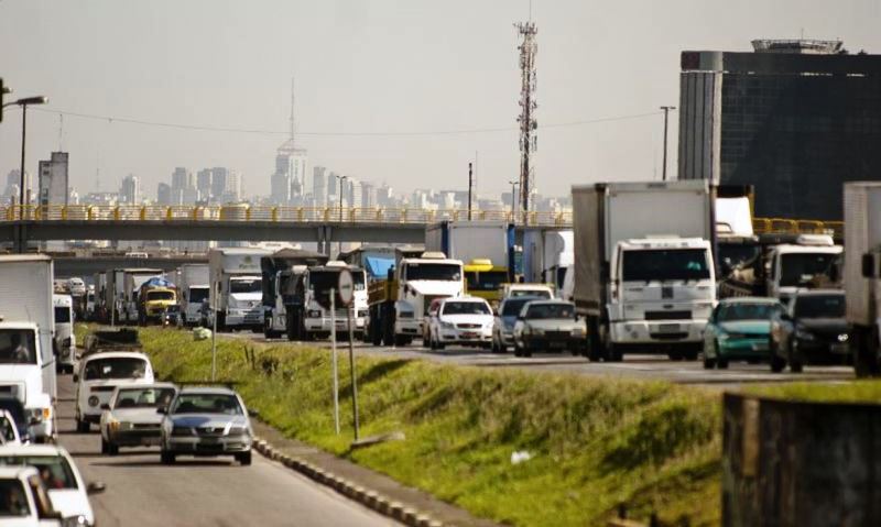 Rodovias de São Paulo receberão 2,4 milhões de veículos no carnaval