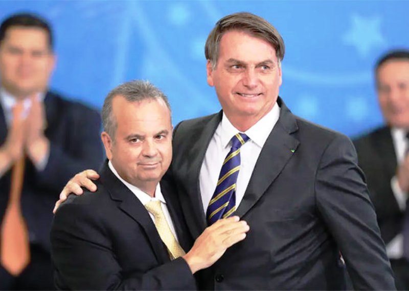 Bolsonaro participa de cerimônia de posse de Rogério Marinho