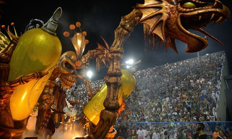 Corpo de Bombeiros libera Sambódromo para desfiles no Rio de Janeiro
