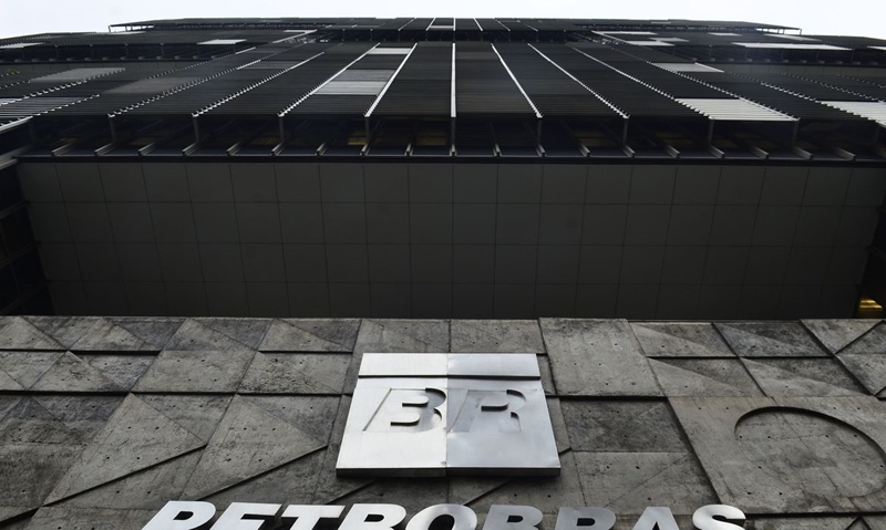 Petroleiros da Petrobras suspendem greve