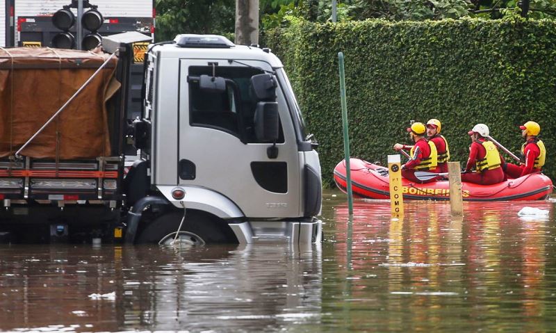 Chuvas provocam nove mortes na Baixada Santista