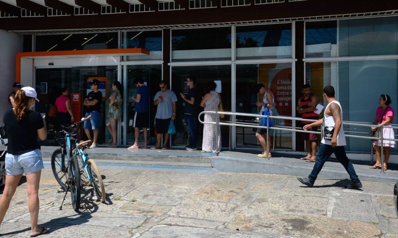 Coronavírus: bancos voltam a funcionar no estado do Rio