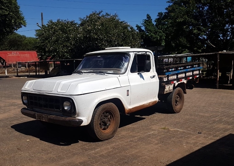 PM localiza caminhonete furtada em Ibaté no CDHU da Vila Isabel