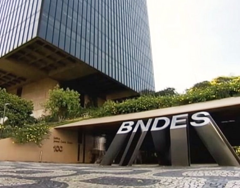 BNDES estima ficar com até 25% do financiamento que socorre setor elétrico