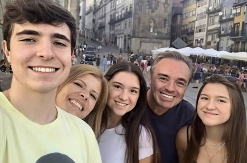 Sofia, filha de Gugu Liberato e Rose Miriam, presta homenagem à mãe