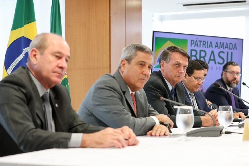‘Reunião sigilosa’ de Bolsonaro teve 40 pessoas, incluindo assessores e técnicos
