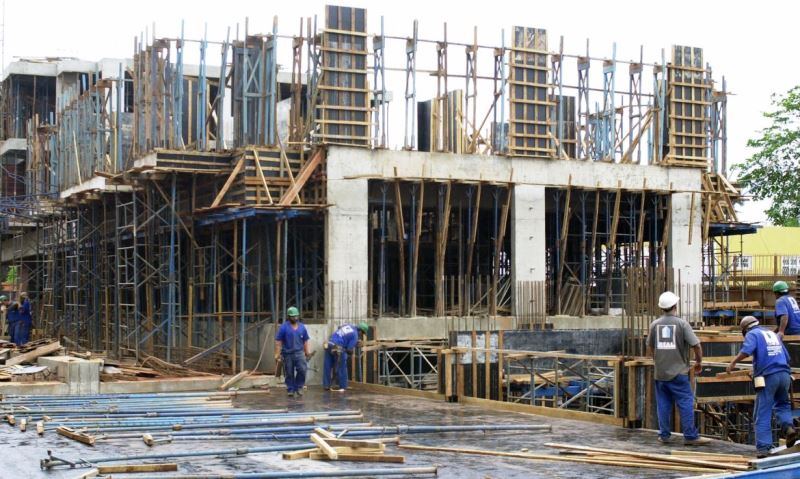 Indústria da construção civil registrou 50% de ociosidade em abril