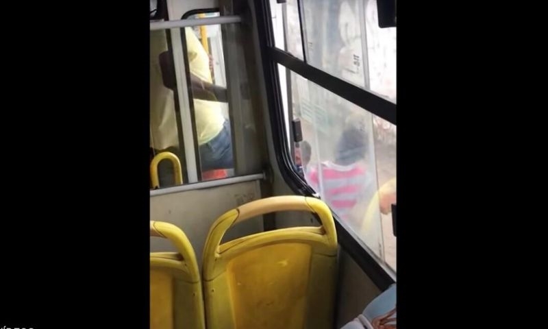 Mulher é agredida e expulsa de ônibus por estar sem máscara em Salvador – Vídeo