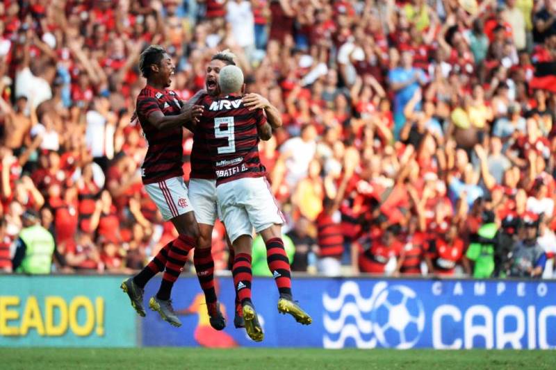 Jogadores do Flamengo postam mensagens de apoio a treinos