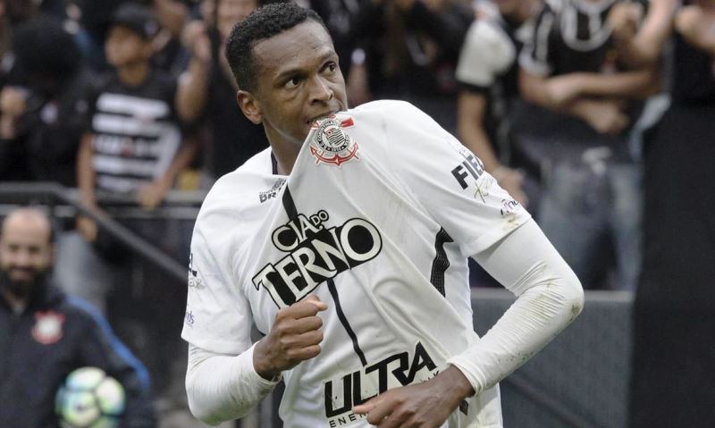 Corinthians anuncia que atacante Jô é o novo reforço da equipe