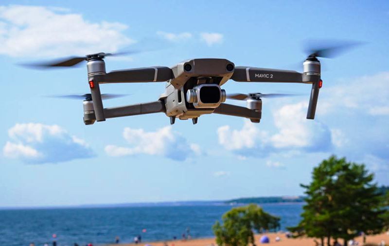 Drones podem ajudar a medir a temperatura de pedestres e evitar aglomerações
