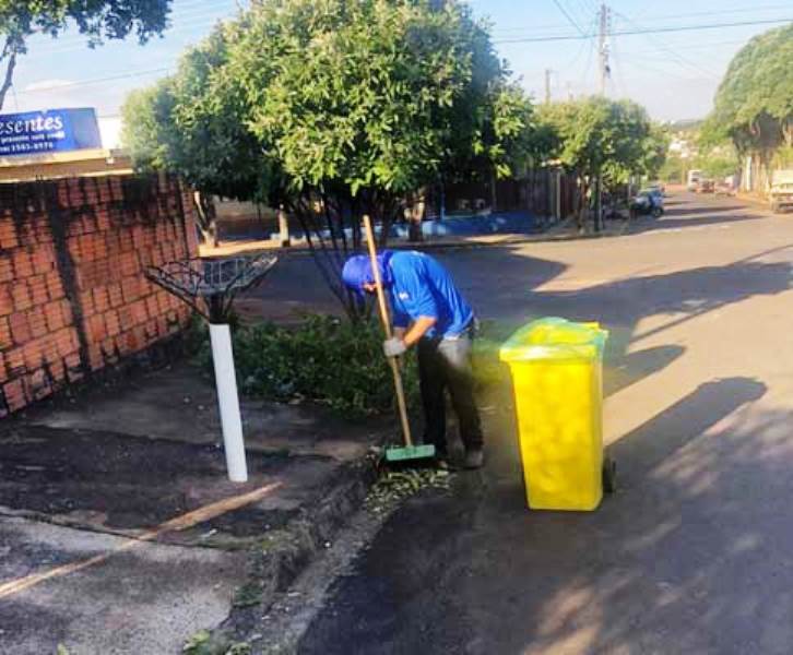 Prefeitura inova na terceirização da limpeza urbana em Descalvado