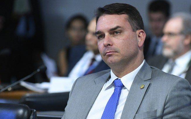 Defesa de Flávio Bolsonaro quer ser parte em reclamação proposta pelo MP-RJ