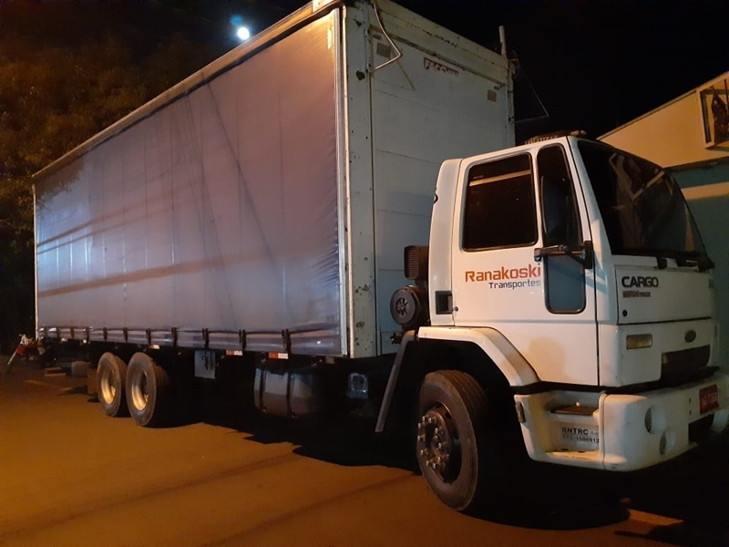 Criminoso rouba caminhão com remédios veterinários e acaba preso pela PM em São Carlos