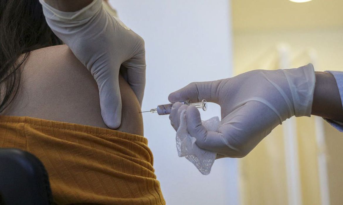 Hospital das Clínicas de Campinas começa testes de vacina contra Covid-19