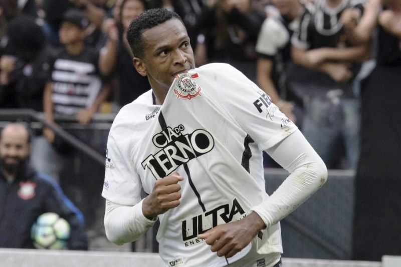 Corinthians confia em dupla formada por Jô e Luan