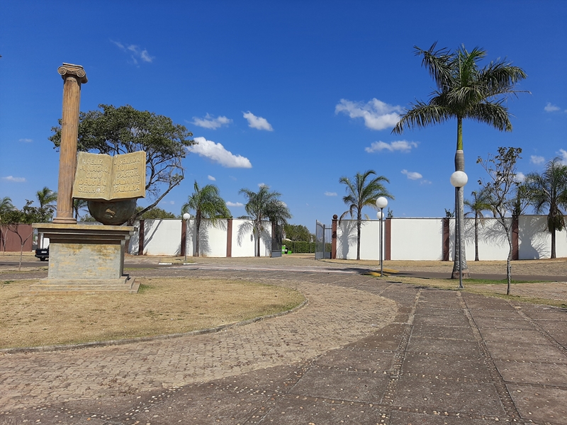 Cemitério Municipal de Ibaté permanecerá fechado para visitação no Dia dos País