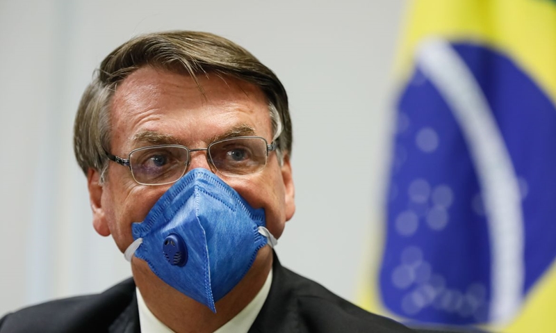 Bolsonaro se defende de críticas sobre suposto relaxamento no combate à corrupção