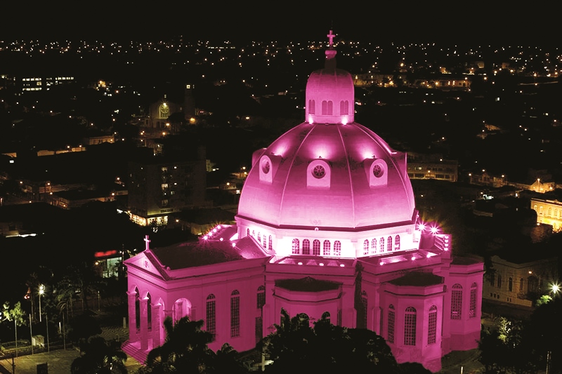 Catedral ficará rosa em homenagem às vítimas de câncer