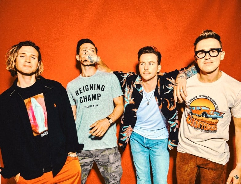 Guitarrista e baterista da banda McFly falam sobre álbum ‘Young Dumb Thrills’