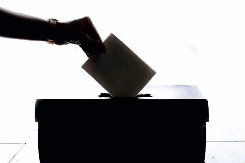 Maioria de votos inválidos não cancela eleição