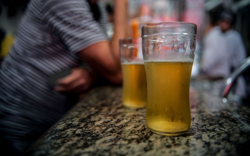 Justiça de SP suspende proibição à venda de bebida alcoólica após as 20h