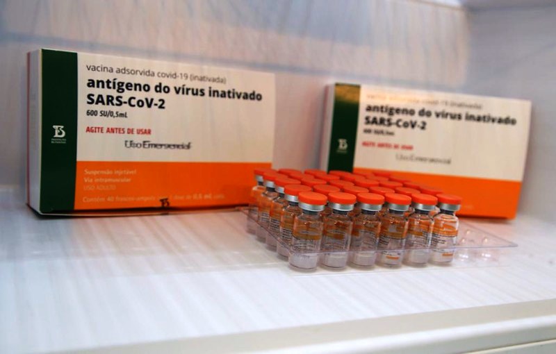 Saúde conclui distribuição de vacinas contra a Covid-19 24h antes do previsto em SP