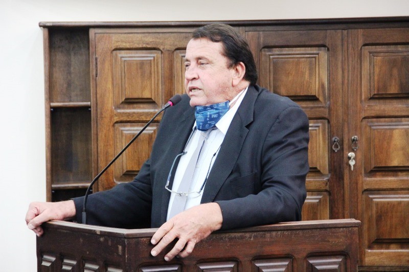 Prefeito Becão Reschini toma posse em Descalvado com vice e 11 vereadores