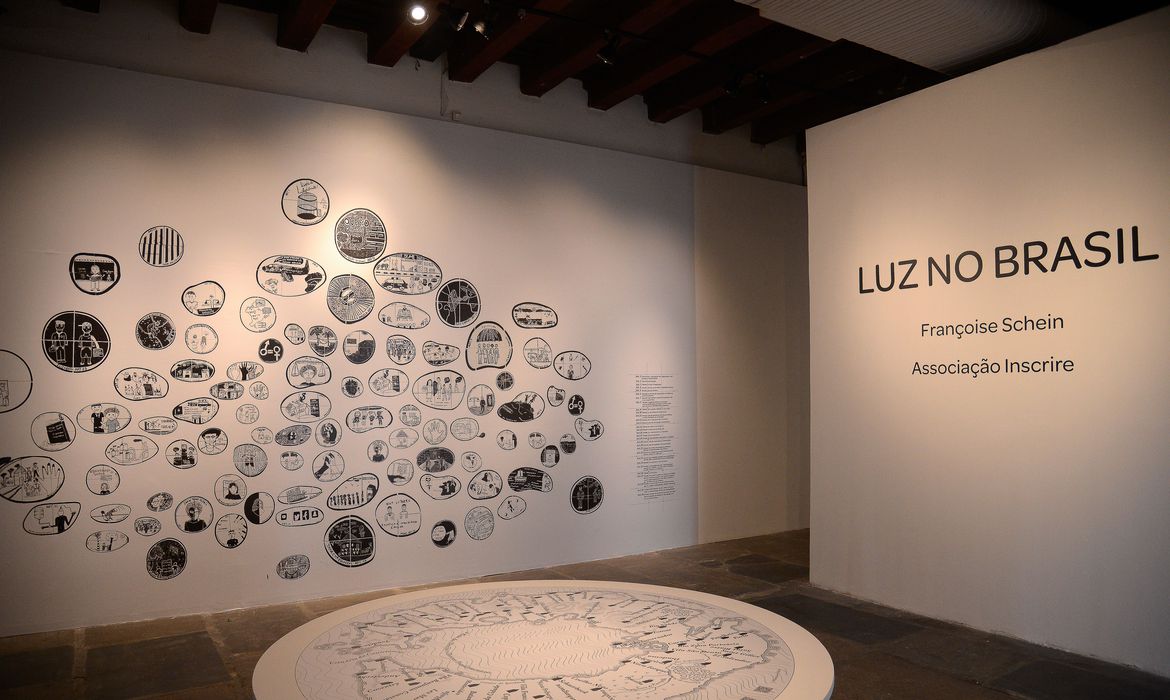 Exposição Luz no Brasil marca reabertura do Paço Imperial