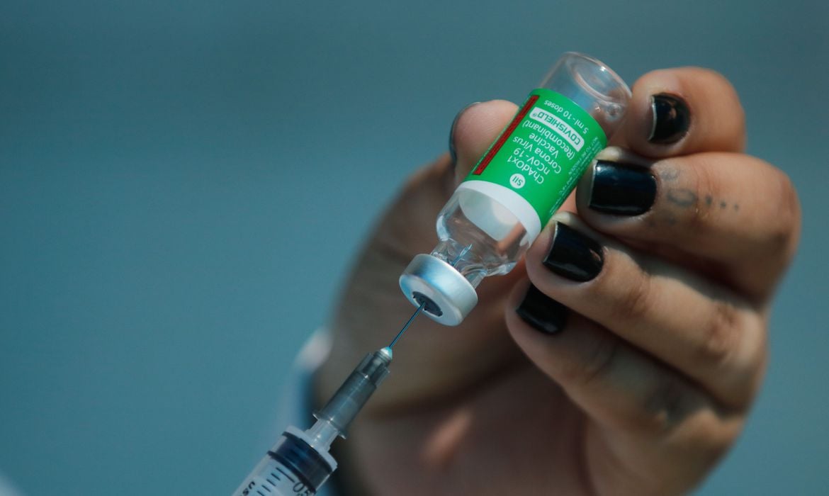 Vacina de Oxford tem 82% de eficácia após 2ª dose