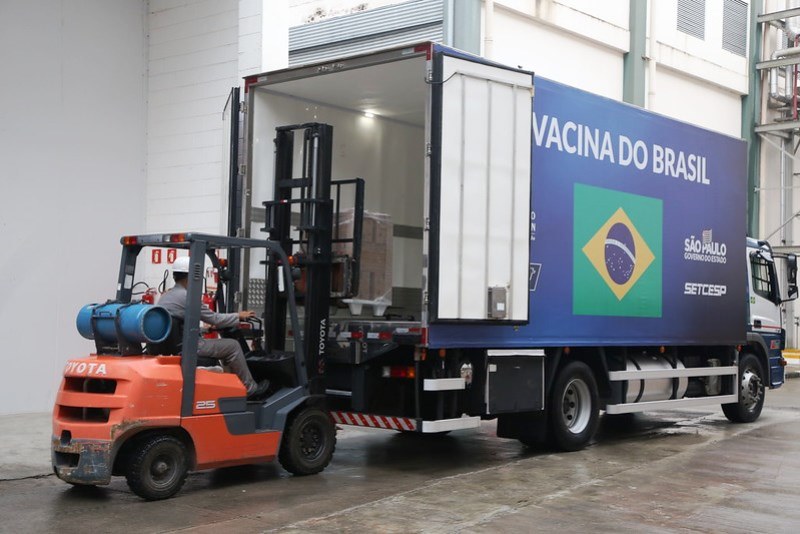 São Paulo cria força-tarefa para acelerar entrega de vacinas do Butantan ao Brasil