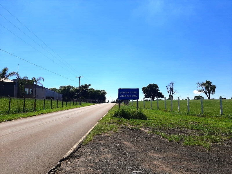 Estrada vicinal para Pirassununga precisa de manutenção