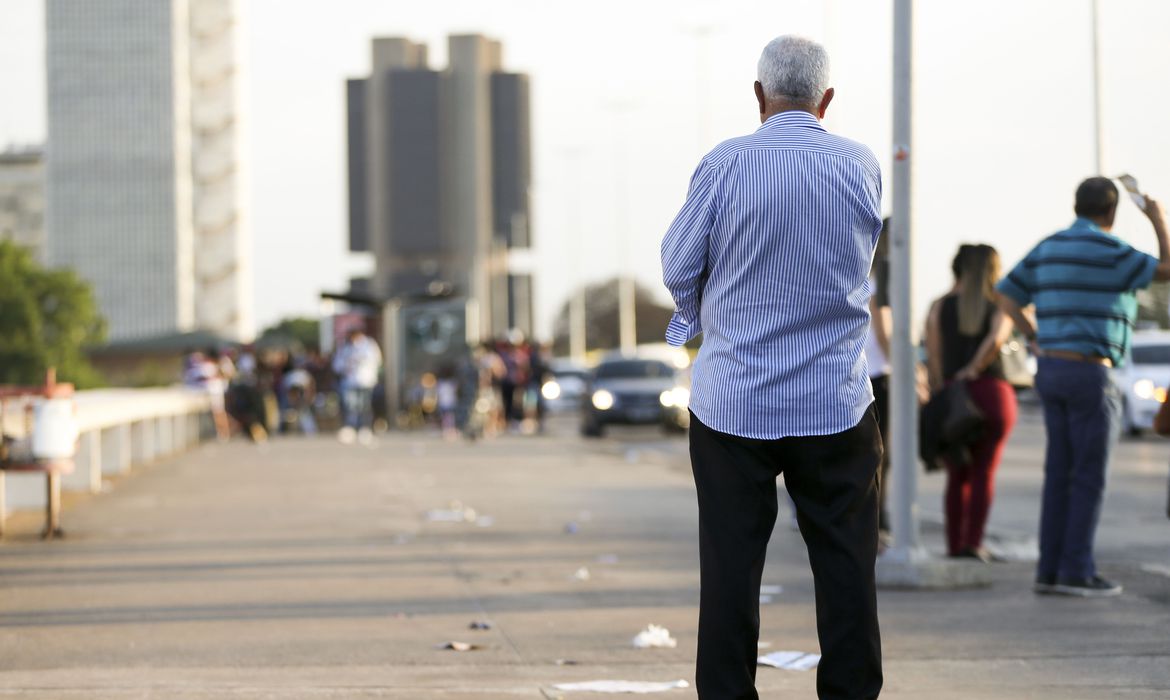 Fórum discute desafios à garantia de direitos da pessoa idosa