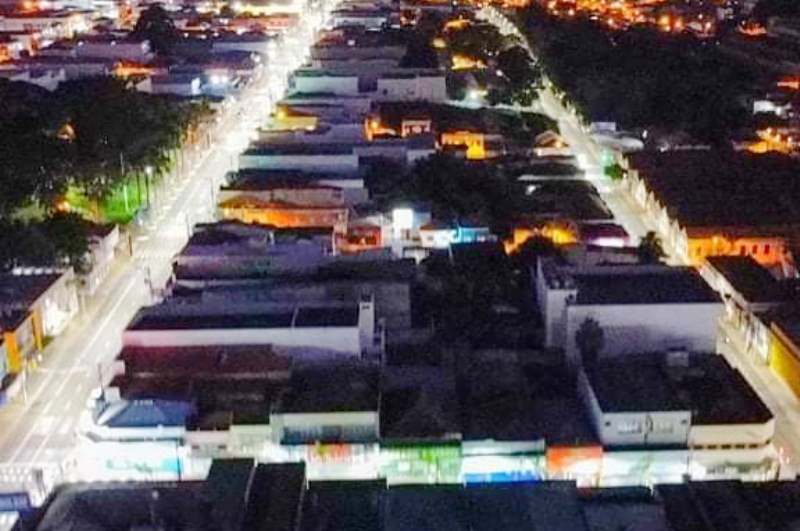 Iluminação já contemplou 2.982 pontos de ruas e avenidas