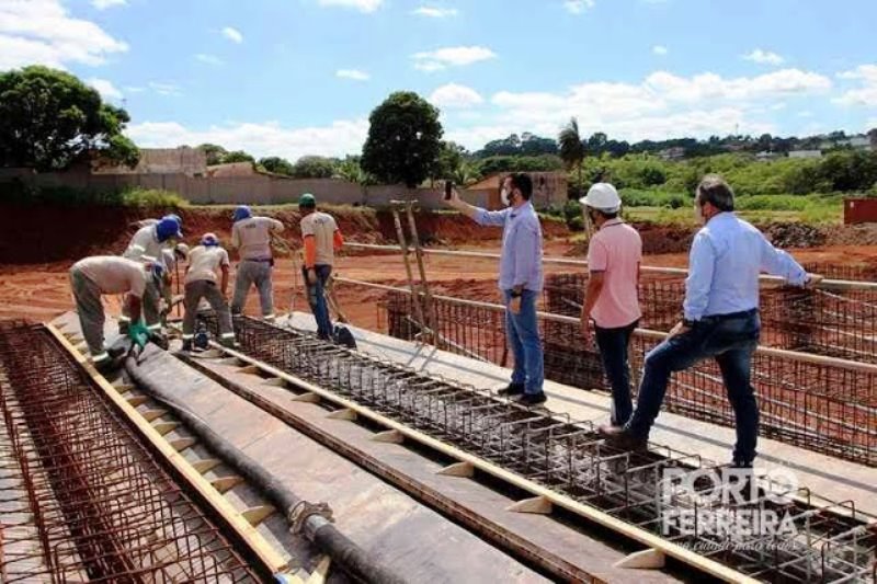 Construtora faz concretagem das primeiras vigas da ponte do Santa Rosa