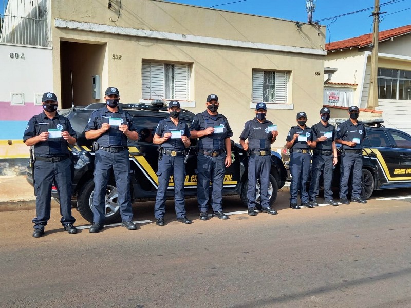 Guarda Civil Municipal de Ibaté começa a ser vacinada no 38º BPM/I